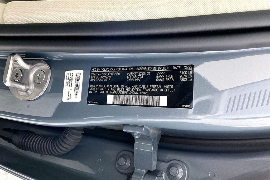 2024 Volvo XC60 B5 Plus Dark Theme
