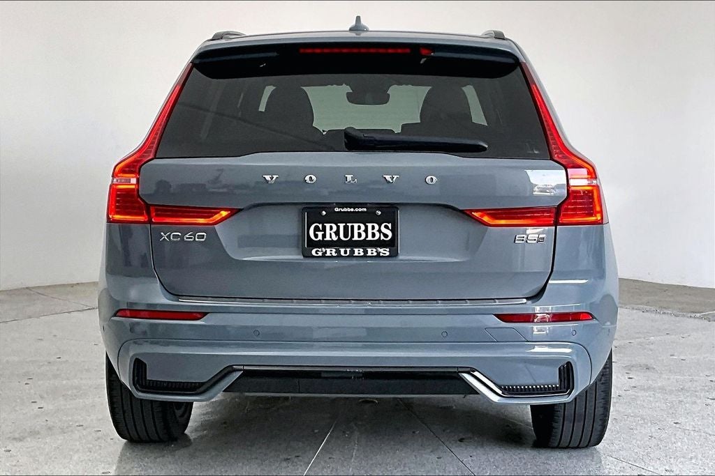 2024 Volvo XC60 B5 Plus Dark Theme