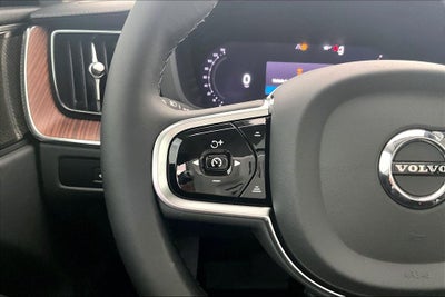 2024 Volvo XC60 B5 Ultimate Dark Theme