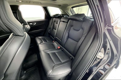 2024 Volvo XC60 B5 Ultimate Dark Theme