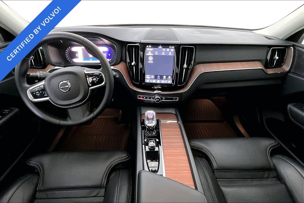 2024 Volvo XC60 B5 Ultimate Dark Theme