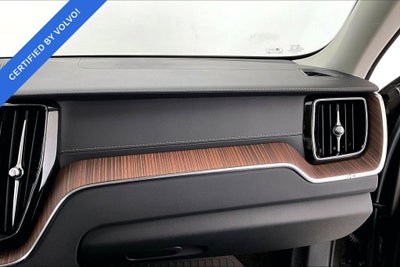 2024 Volvo XC60 B5 Ultimate Dark Theme