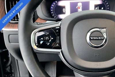 2024 Volvo XC60 B5 Ultimate Dark Theme