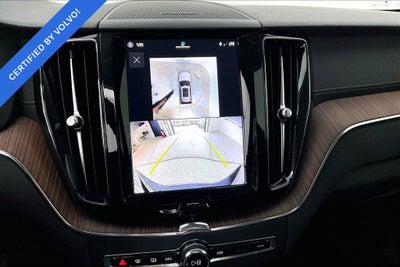 2024 Volvo XC60 B5 Ultimate Dark Theme