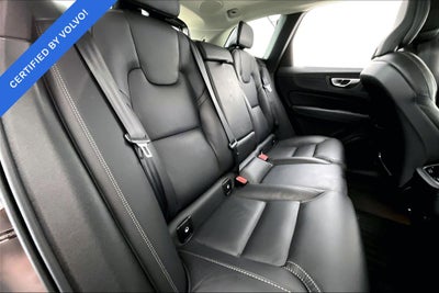 2024 Volvo XC60 B5 Ultimate Dark Theme