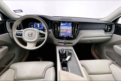 2024 Volvo XC60 B5 Ultimate Dark Theme