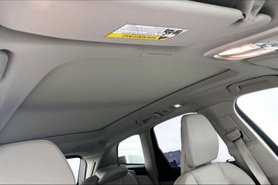 2024 Volvo XC60 B5 Ultimate Dark Theme