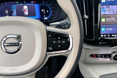 2024 Volvo XC60 B5 Ultimate Dark Theme