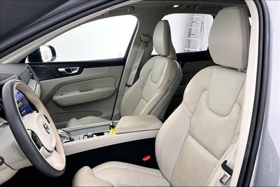 2024 Volvo XC60 B5 Ultimate Dark Theme