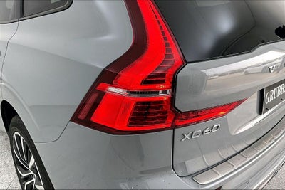 2024 Volvo XC60 B5 Ultimate Dark Theme