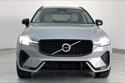 2024 Volvo XC60 B5 Ultimate Dark Theme