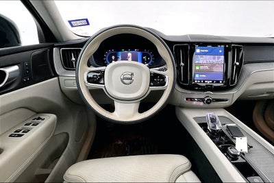 2024 Volvo XC60 B5 Ultimate Dark Theme