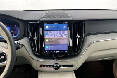 2024 Volvo XC60 B5 Ultimate Dark Theme