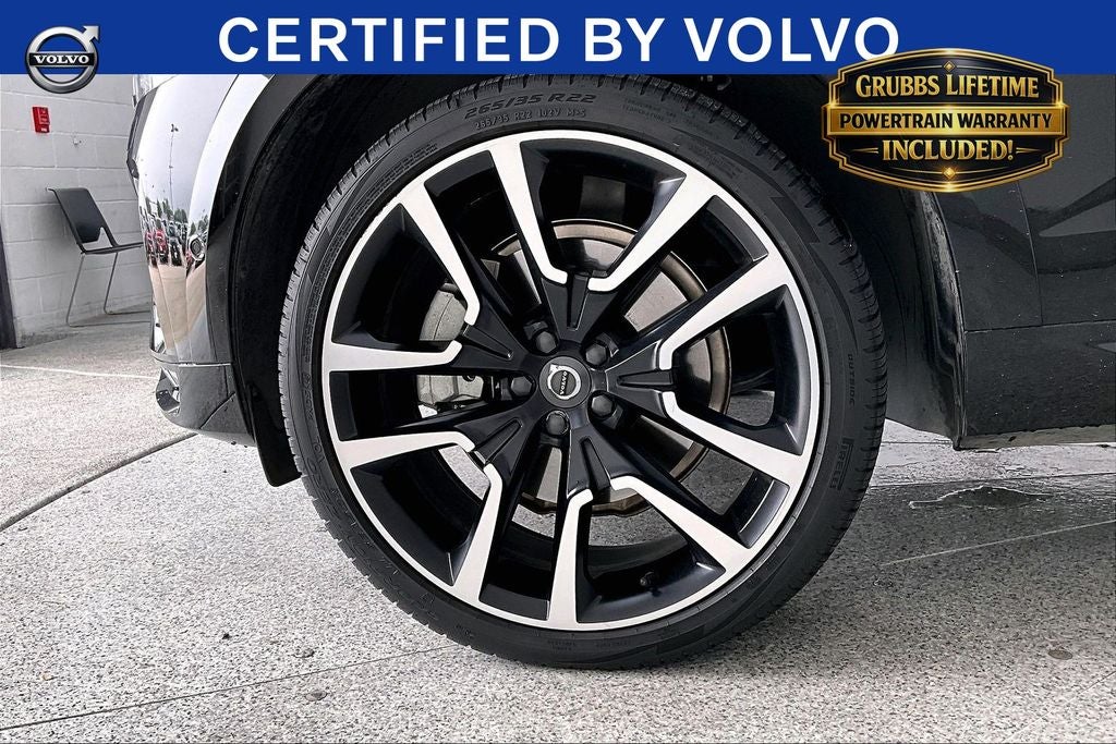 2024 Volvo XC60 B5 Ultimate Dark Theme