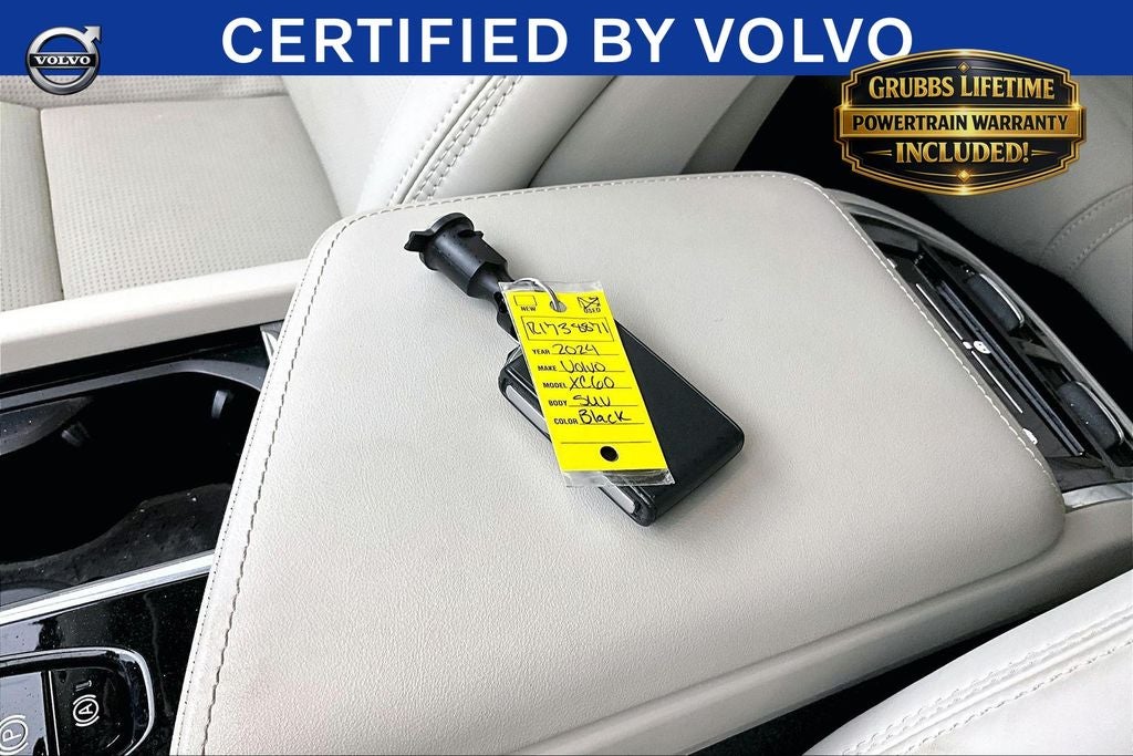 2024 Volvo XC60 B5 Ultimate Dark Theme