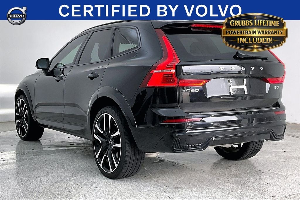 2024 Volvo XC60 B5 Ultimate Dark Theme