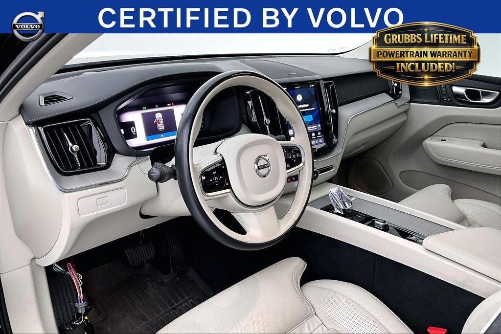 2024 Volvo XC60 B5 Ultimate Dark Theme