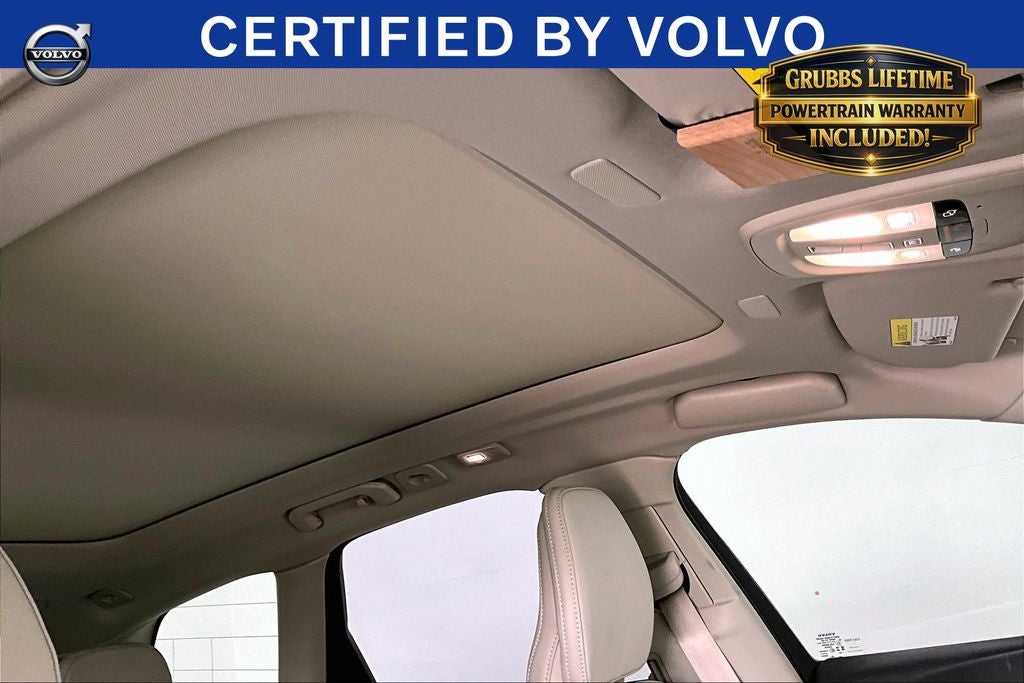2024 Volvo XC60 B5 Ultimate Dark Theme