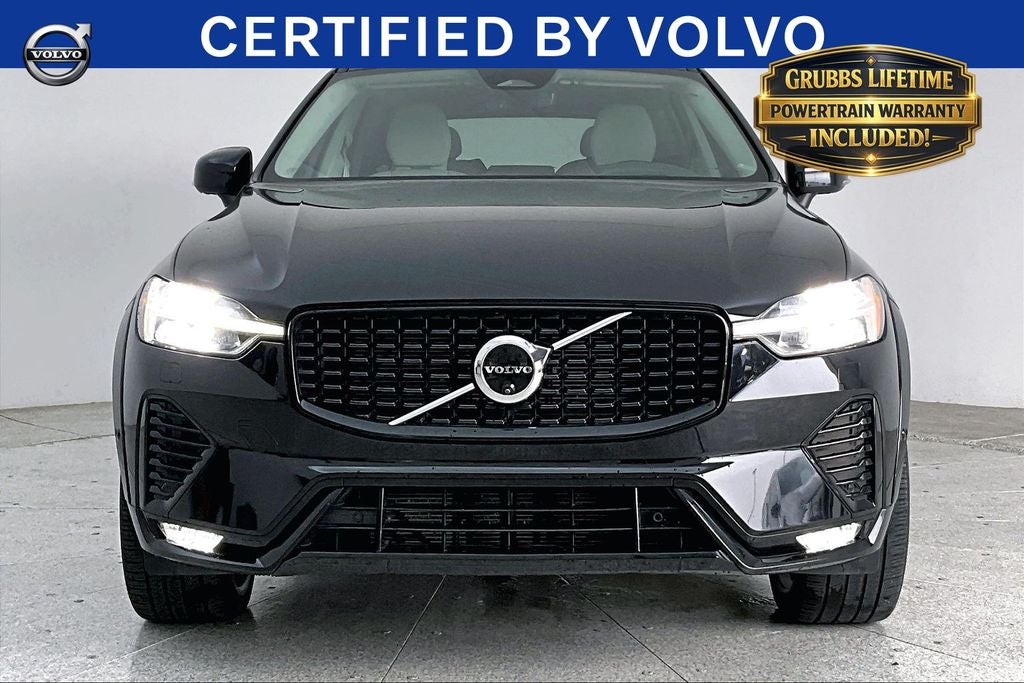 2024 Volvo XC60 B5 Ultimate Dark Theme