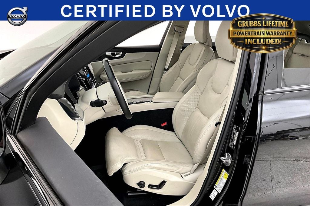 2024 Volvo XC60 B5 Ultimate Dark Theme
