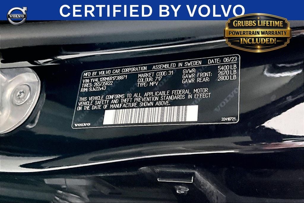 2024 Volvo XC60 B5 Ultimate Dark Theme
