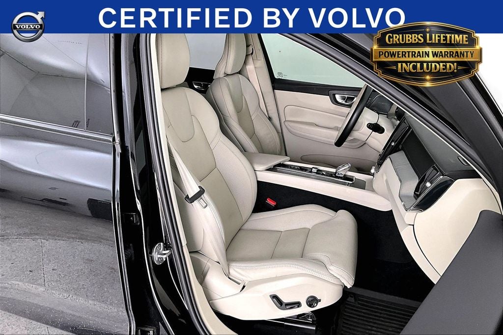2024 Volvo XC60 B5 Ultimate Dark Theme