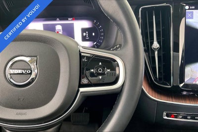2023 Volvo XC60 B5 Ultimate Dark Theme