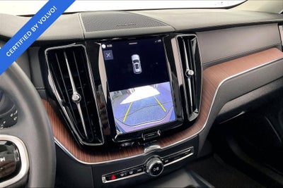 2023 Volvo XC60 B5 Ultimate Dark Theme