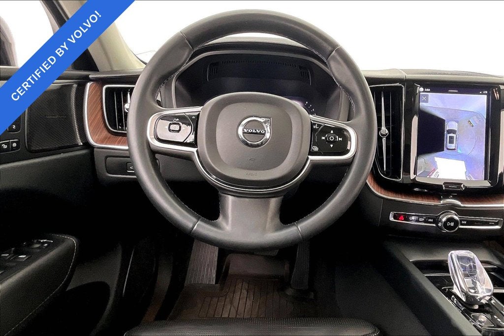 2023 Volvo XC60 B5 Ultimate Dark Theme