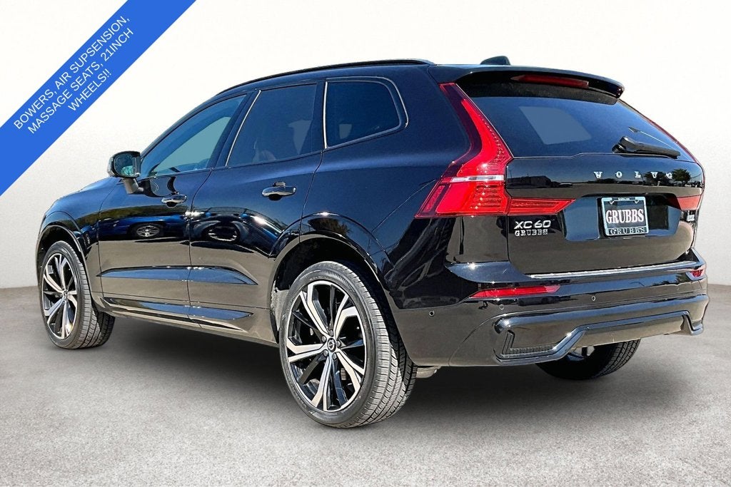 2024 Volvo XC60 B5 Ultimate Dark Theme