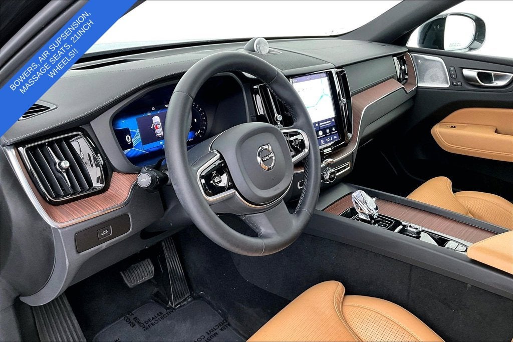 2024 Volvo XC60 B5 Ultimate Dark Theme