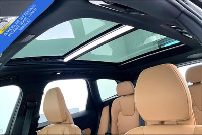 2024 Volvo XC60 B5 Ultimate Dark Theme