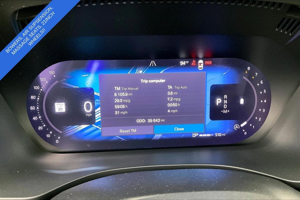 2024 Volvo XC60 B5 Ultimate Dark Theme