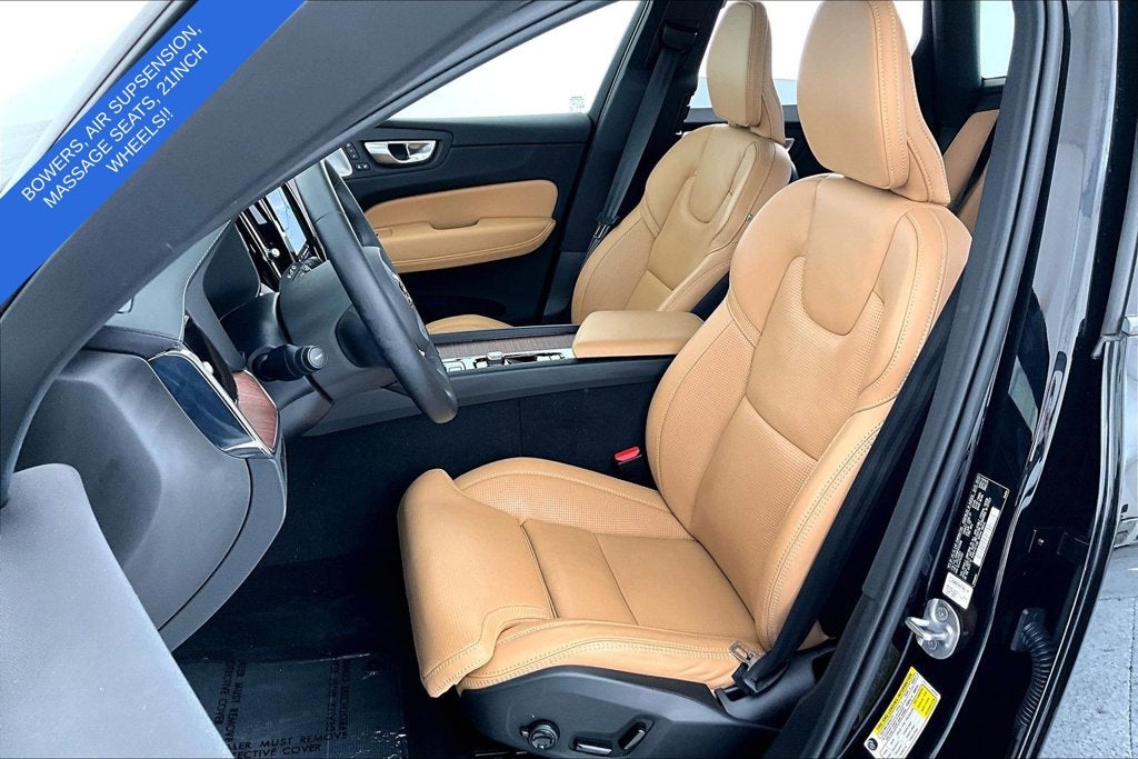 2024 Volvo XC60 B5 Ultimate Dark Theme