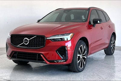 2024 Volvo XC60 B5 Ultimate Dark Theme