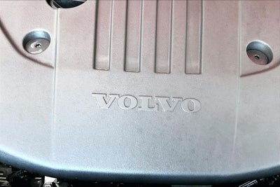 2024 Volvo XC60 B5 Ultimate Dark Theme