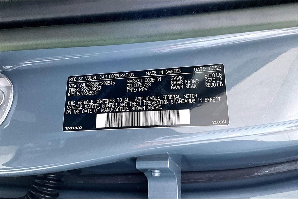 2023 Volvo XC60 B5 Plus Bright Theme