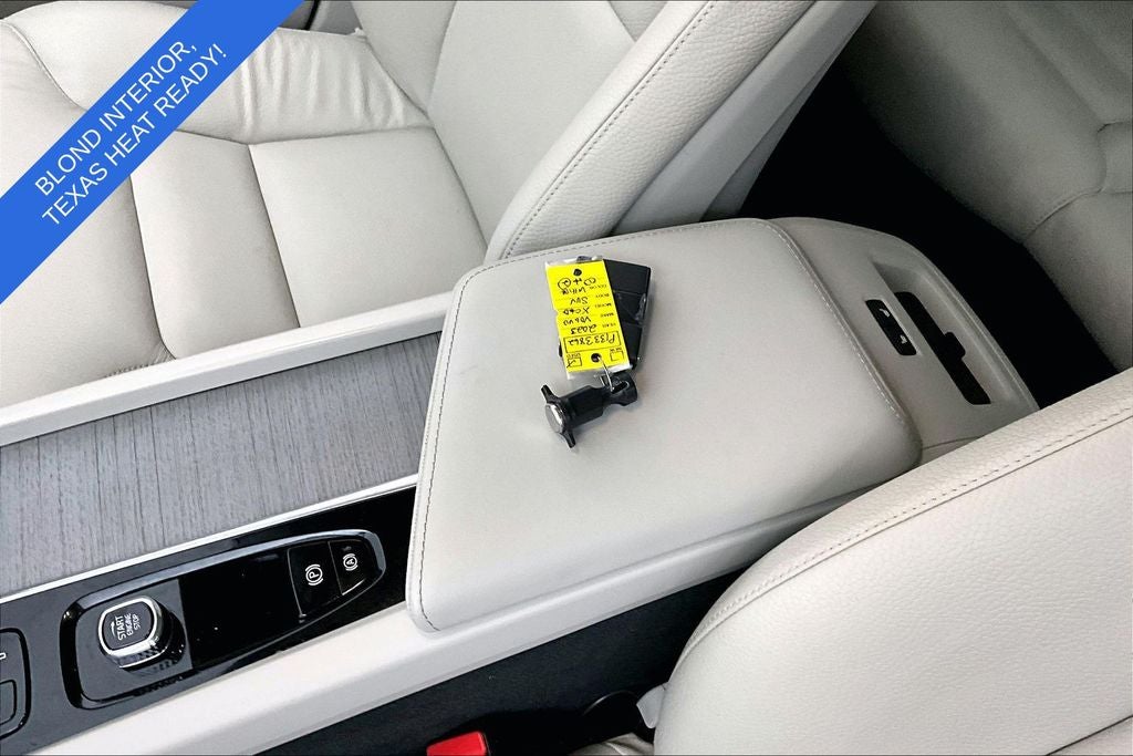 2023 Volvo XC60 B5 Plus Bright Theme