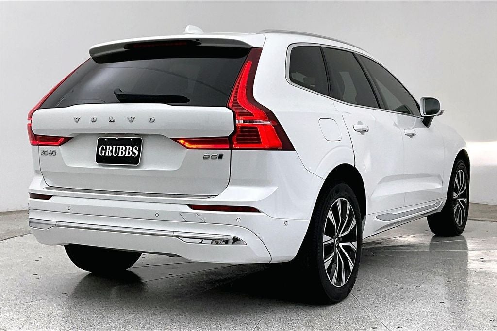 2023 Volvo XC60 B5 Plus Bright Theme