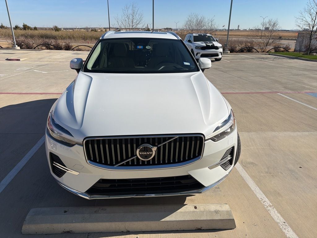 2023 Volvo XC60 B5 Plus Bright Theme