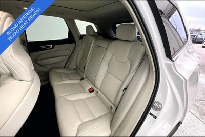 2023 Volvo XC60 B5 Plus Bright Theme