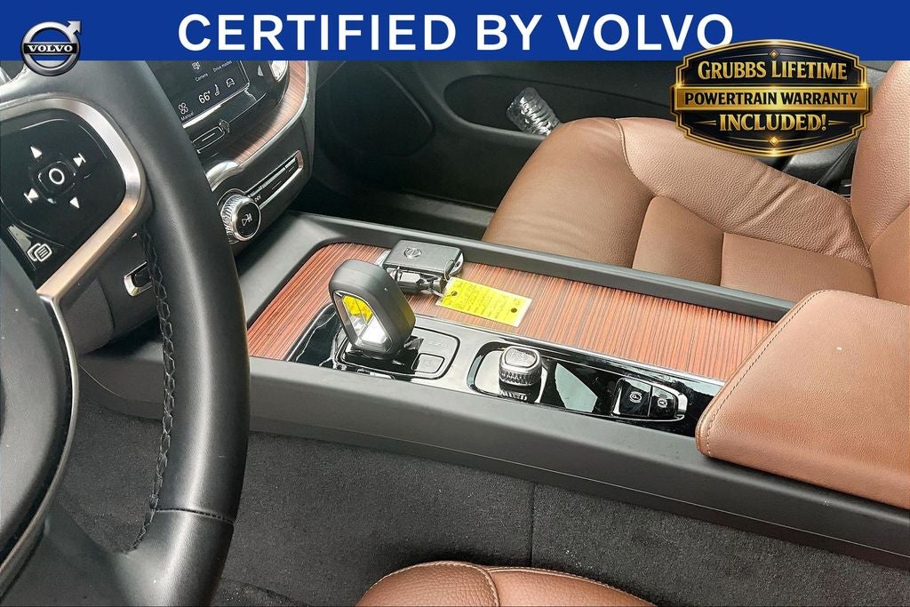 2023 Volvo XC60 B5 Plus Dark Theme