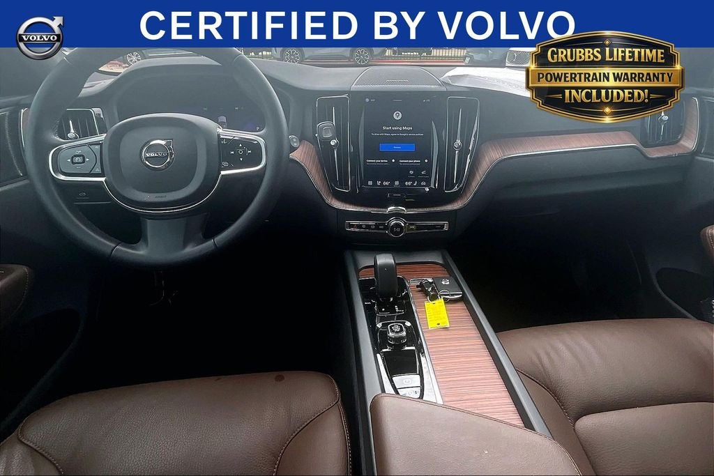 2023 Volvo XC60 B5 Plus Dark Theme