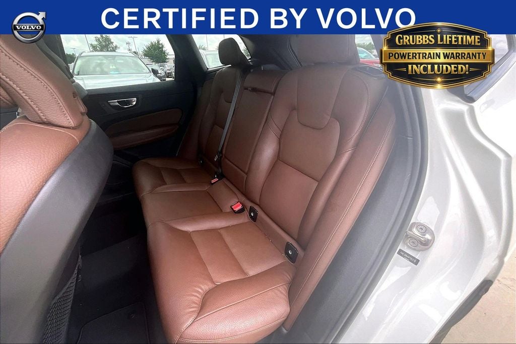 2023 Volvo XC60 B5 Plus Dark Theme