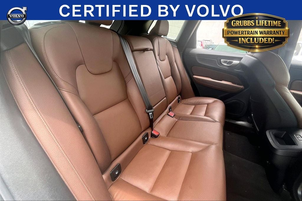 2023 Volvo XC60 B5 Plus Dark Theme