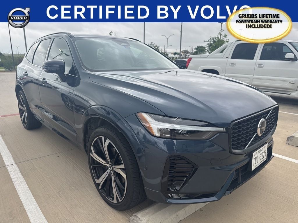 2023 Volvo XC60 B5 Ultimate Dark Theme