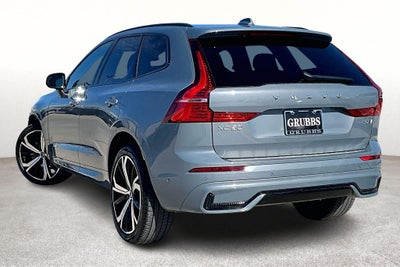 2023 Volvo XC60 B5 Ultimate Dark Theme