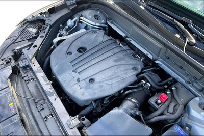 2023 Volvo XC60 B5 Ultimate Dark Theme