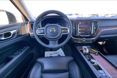 2023 Volvo XC60 B5 Ultimate Dark Theme