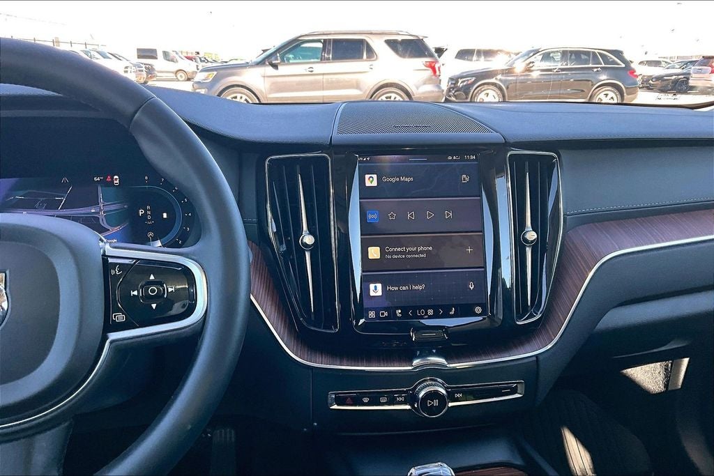 2023 Volvo XC60 B5 Ultimate Dark Theme